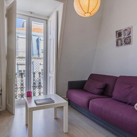Classic Topfloor Apartment By Lovelystay Lisbona Esterno foto