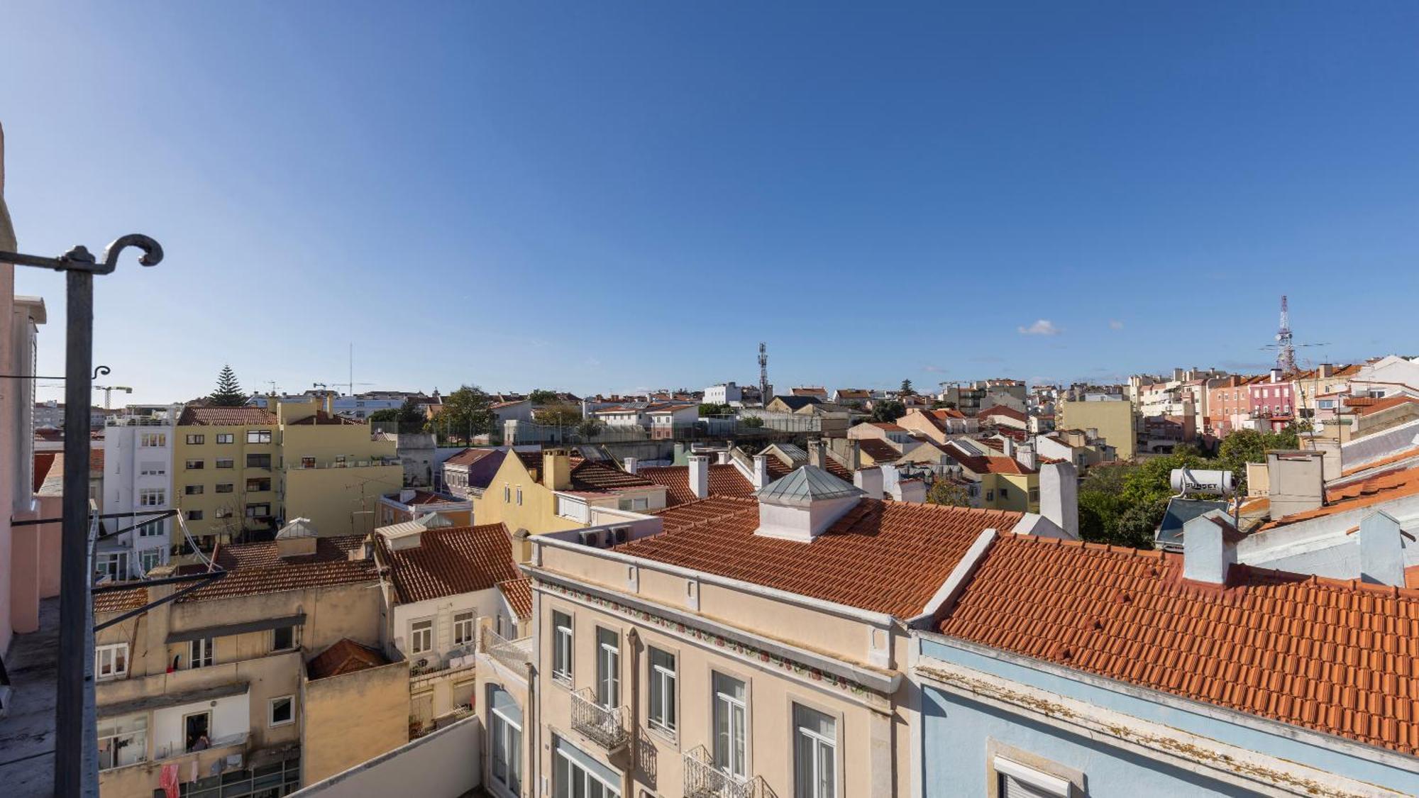 Classic Topfloor Apartment By Lovelystay Lisbona Esterno foto