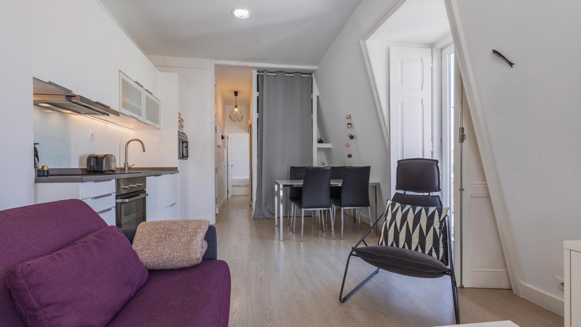 Classic Topfloor Apartment By Lovelystay Lisbona Esterno foto