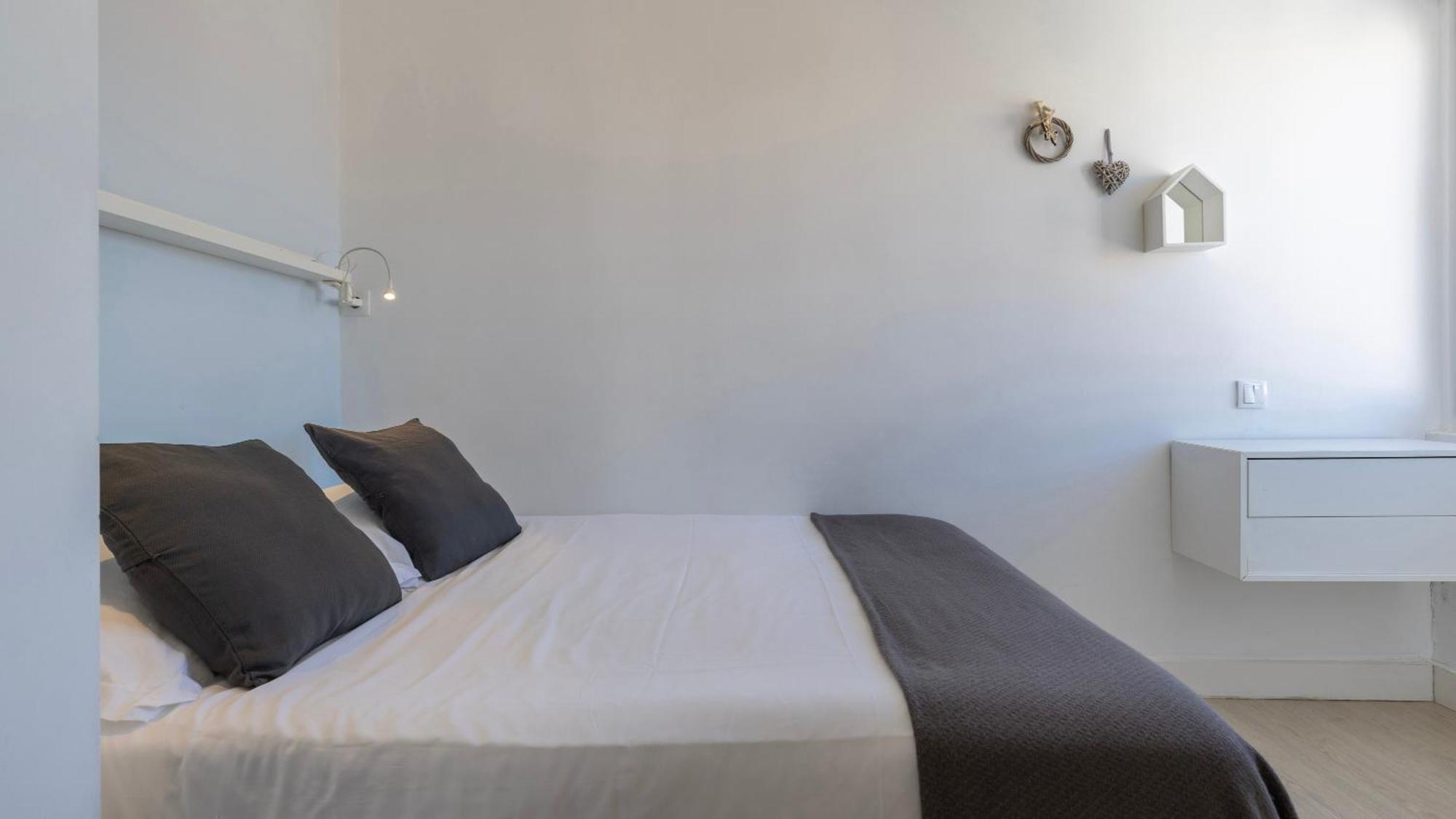 Classic Topfloor Apartment By Lovelystay Lisbona Esterno foto