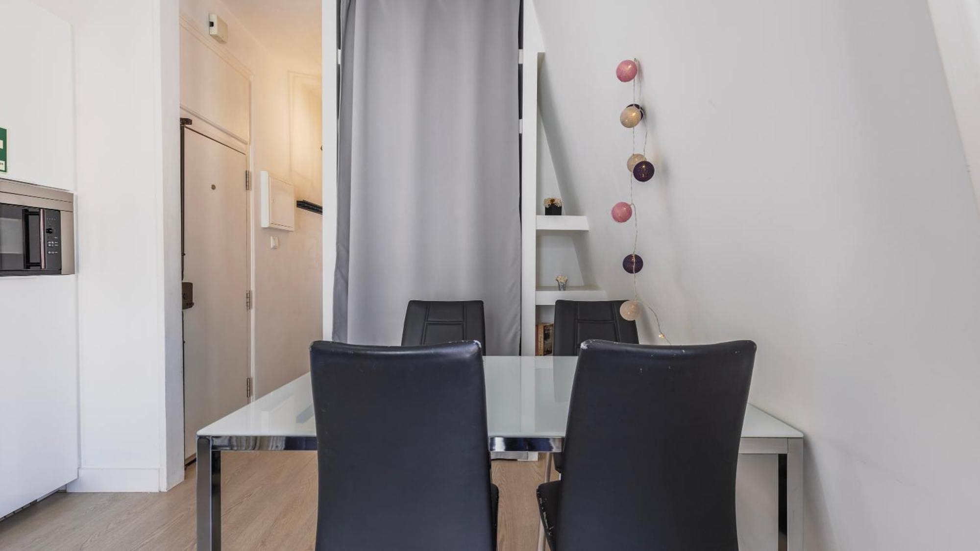 Classic Topfloor Apartment By Lovelystay Lisbona Esterno foto